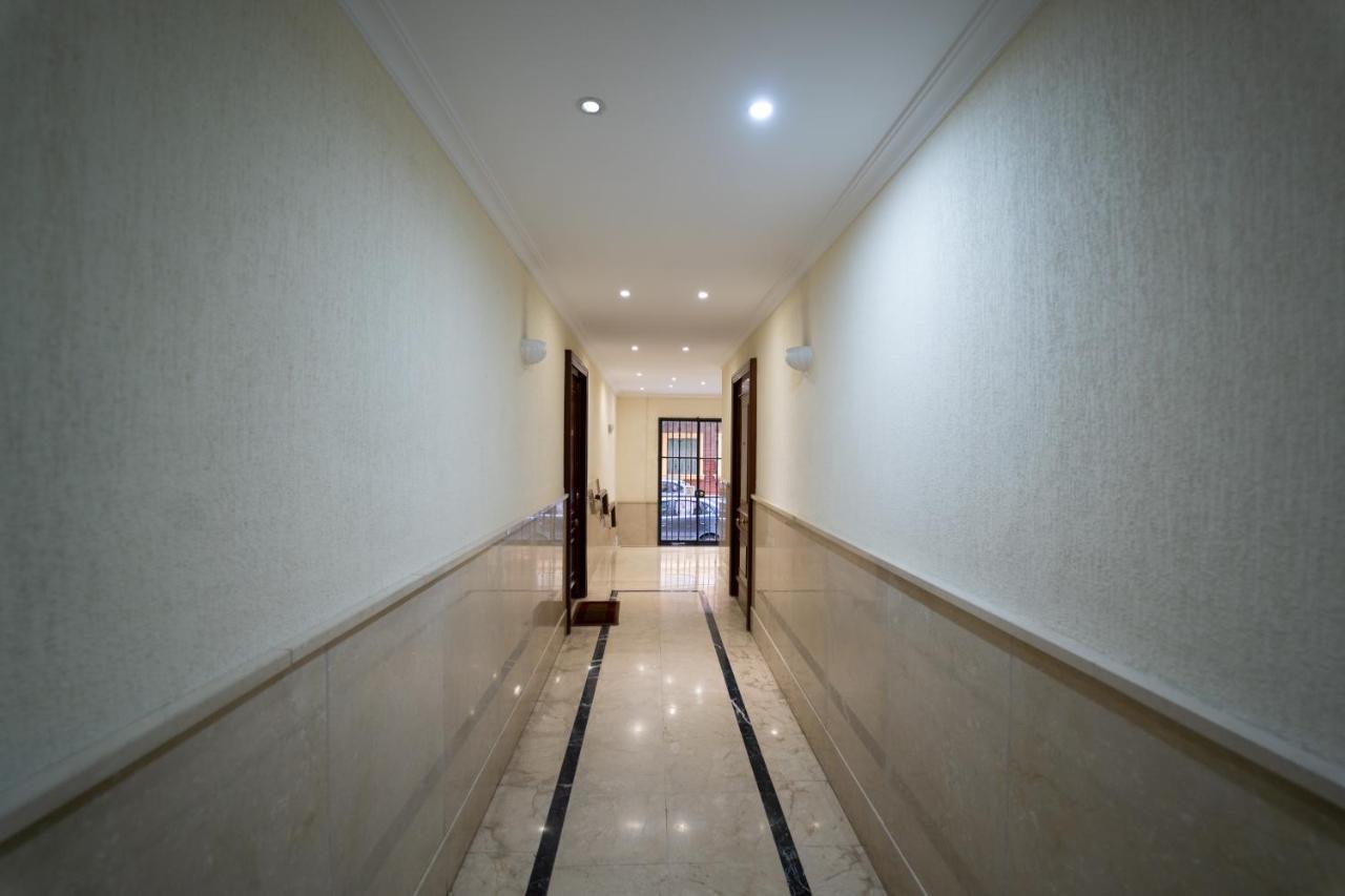 Larra Nervion Subway Tranvia Leilighet Sevilla Eksteriør bilde