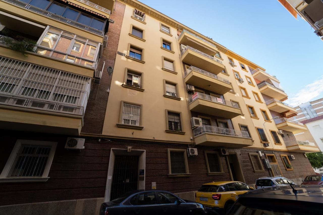 Larra Nervion Subway Tranvia Leilighet Sevilla Eksteriør bilde